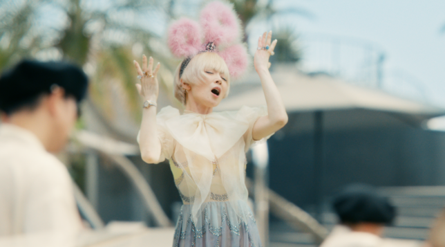 椎名林檎 – 松に鶴